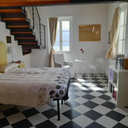 Magical House On The Lake Of Como